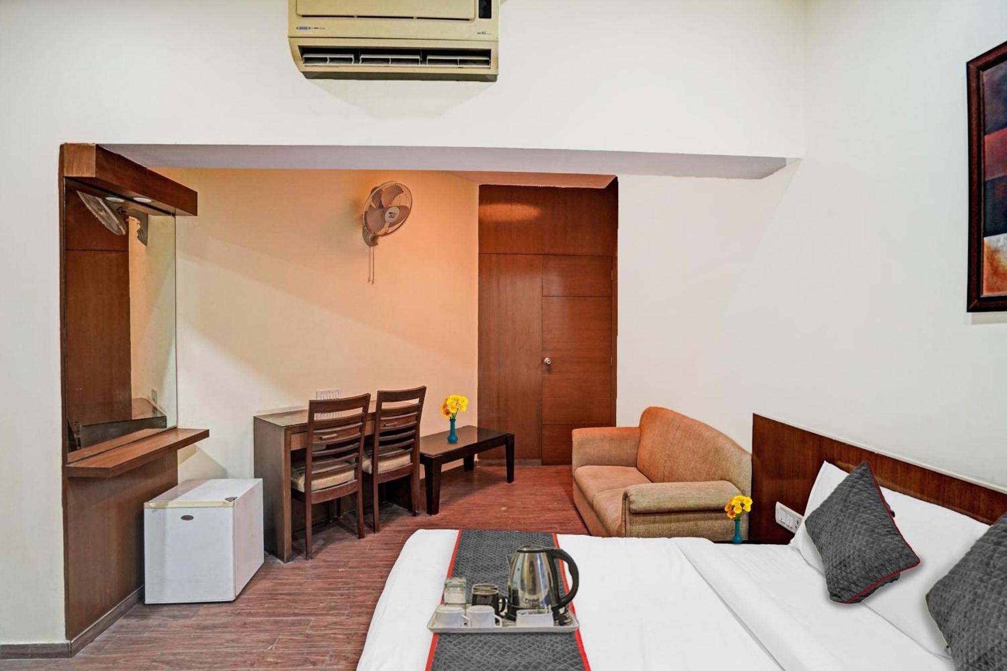 Hotel O Royal Regency Ghaziabad Dış mekan fotoğraf