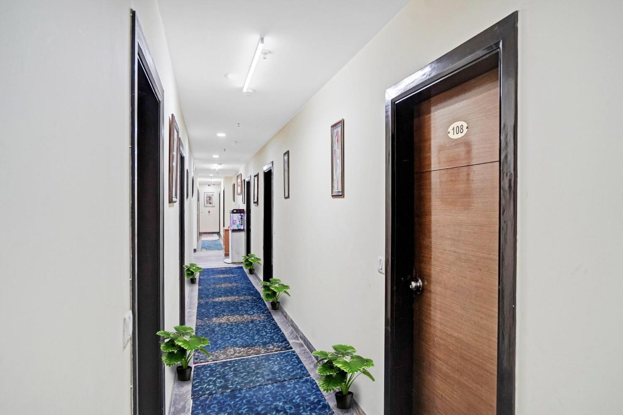 Hotel O Royal Regency Ghaziabad Dış mekan fotoğraf